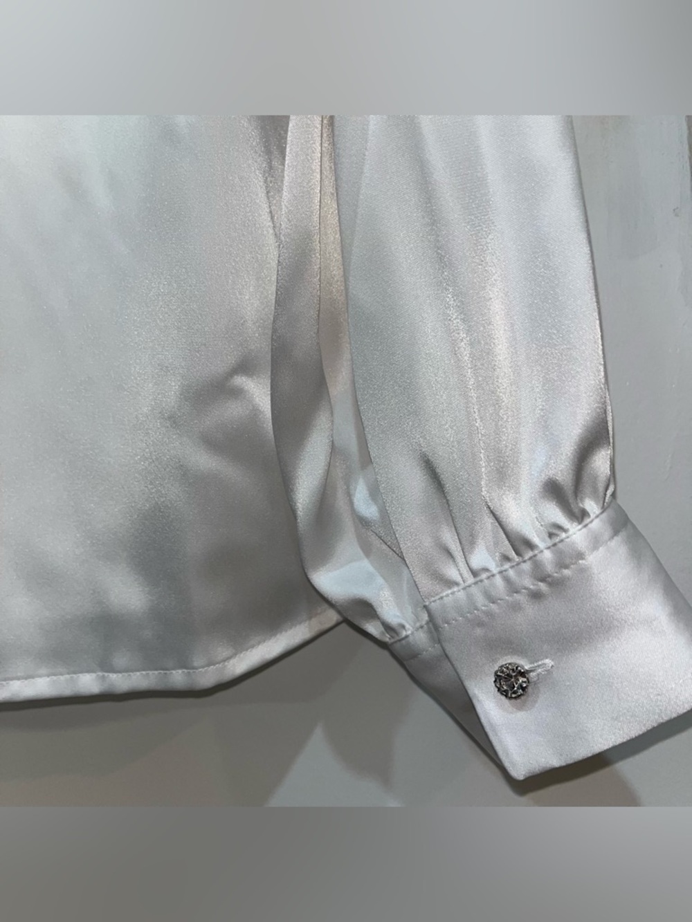 Vintage JH Collectibles White Satin Button-Up Shirt w/ Studded Collar & Pockets - Picture 6 of 9